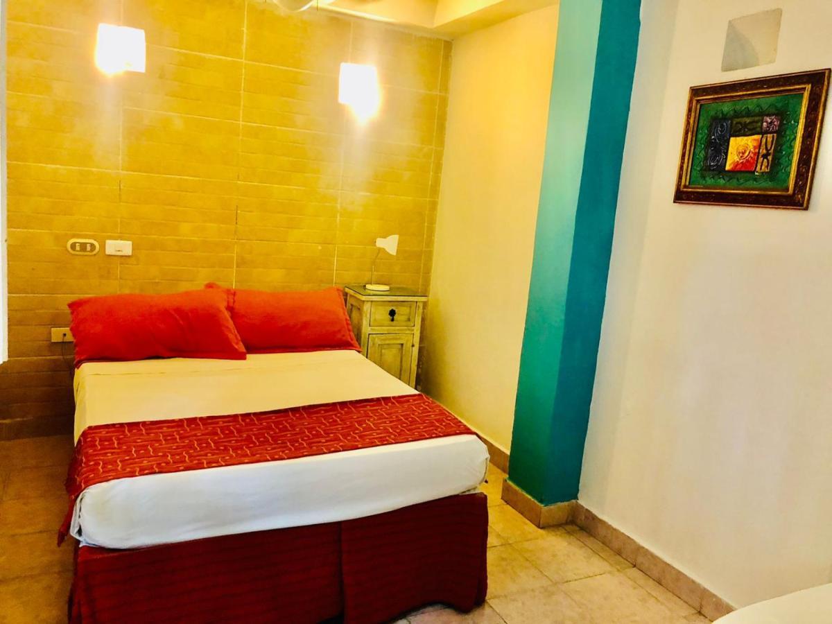 Antigua Calle Almudena Hotel Cartagena Екстер'єр фото